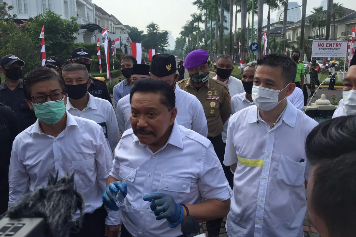 Mantan Kepala BIN AM Hendropriyono usai mengikuti upacara HUT ke-75 RI.
