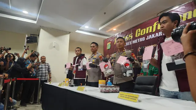 Musisi Muhammad Virgoun Putra Tambunan atau yang akrab disapa Virgoun meminta maaf kepada semua pihak karena telah menggunakan narkoba. (Merdeka).