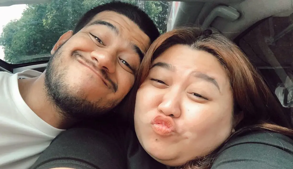 Momen kedekatan Fadil Jaidi dan Clarissa Putri yang diambil pada tahun 2020. Keduanya merupakan konten kreator yang sudah memiliki banyak pengikut di Instagram dan Tiktok. (Instagram/@clarissaputri_)