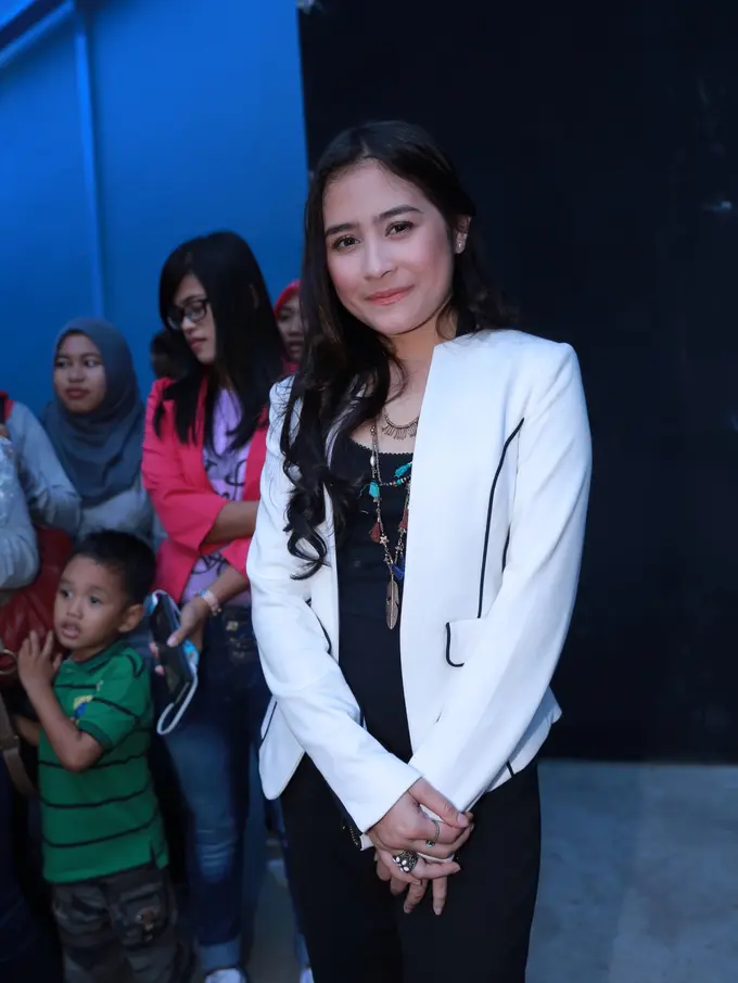 [Bintang] Prilly Latuconsina
