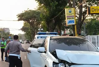 kecelakaan beruntun di Surabaya tewaskan satu orang. (istimewa)