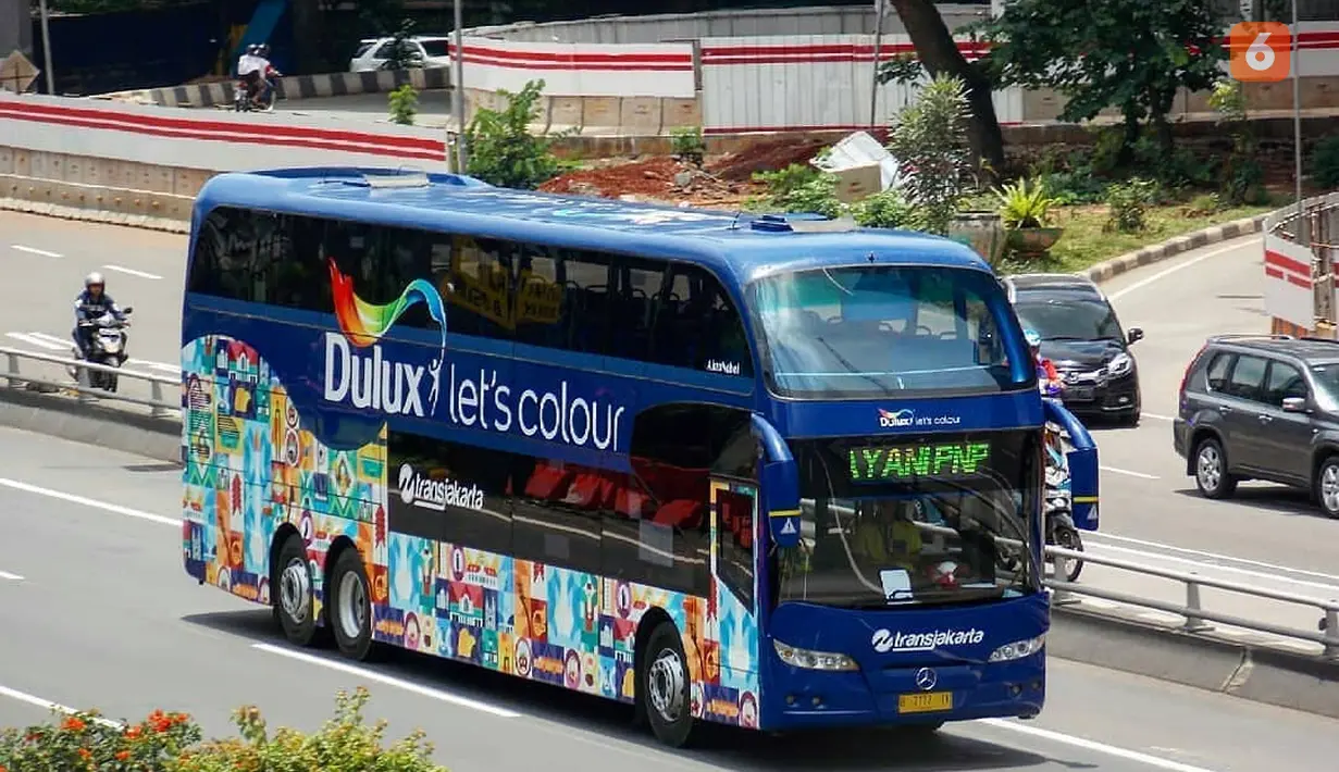 Nusantara Gemilang Maximiracle DD yang dijadikan armada Transjakarta Wisata. (Source: Instagram/@made_bintoro)