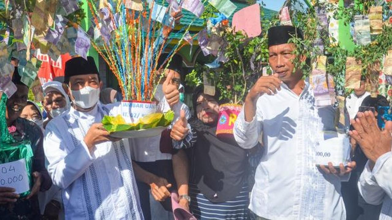 Tradisi Jambar Uang Warnai Peringatan Maulid Nabi di Bengkulu