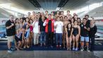 Menteri Pemuda dan Olahraga Republik Indonesia, Dito Ariotedjo berfoto bersama dengan Tim Renang Indonesia menjelang SEA Games 2023 di Stadion Akuatik GBK, Senayan, Jakarta, Rabu (05/04/2023). Indonesia akan mengikuti perhelatan olahraga terbesar Asia Tenggara tersebut pada 5 hingga 17 Mei 2023 di Kamboja. (Bola.com/Bagaskara Lazuardi)