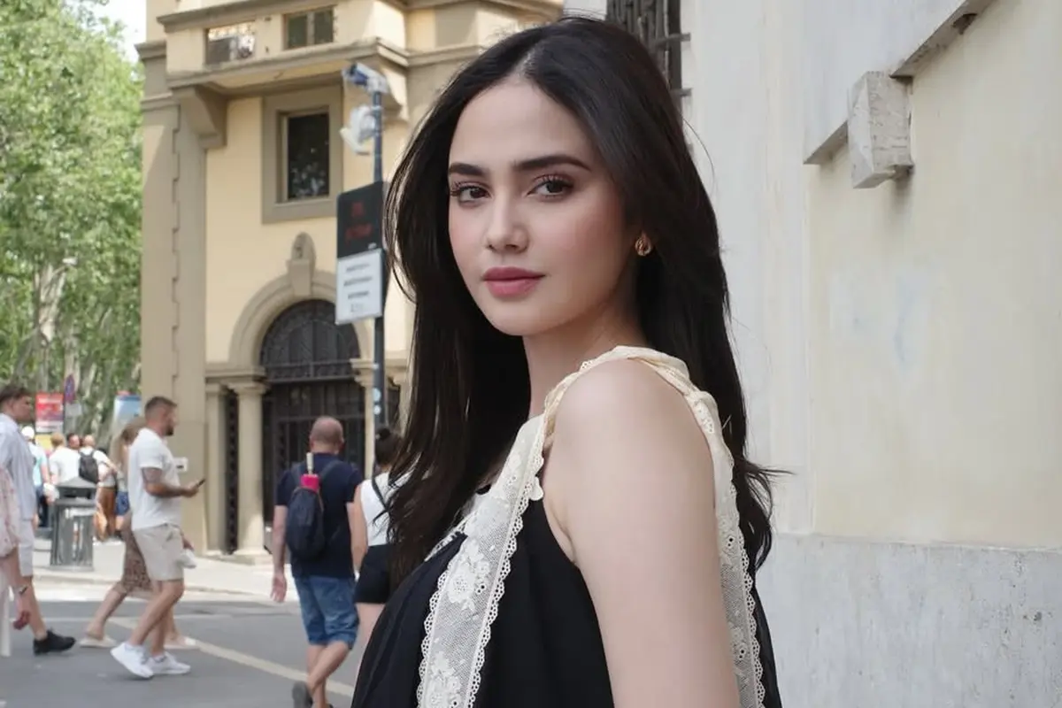 Syifa Hadju Pancarkan Aura Pengantin Baru saat Honeymoon di Roma, Makeup Pink Romantisnya Curi Perhatian