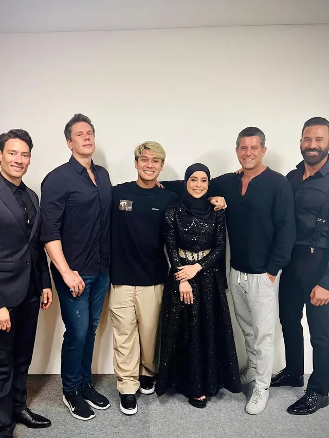 Lesti tampil bareng Il Divo. (Instagram/ ildivo)