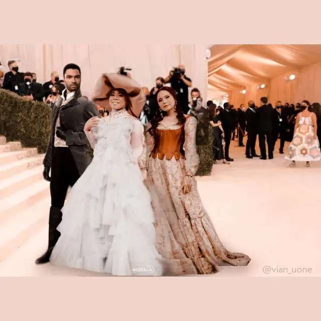 4 Editan Foto Melly Goeslaw Hadiri Met Gala 2021, Kocak Bak Sungguhan