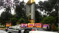 Karangan Bunga untuk Ahok Juga 'Bermekaran' di Surabaya