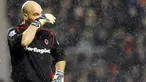 Ekspresi kiper Wolverhampton Wanderer asal AS Marcus Hahnemann setelah gawangnya kebobolan di laga lanjutan EPL melawan Liverpool di Anfield Stadium, 26 Desember 2009. AFP PHOTO / PAUL ELLIS