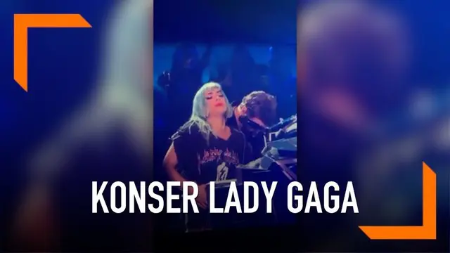 Lady Gaga menghadirkan Bradley Cooper dalam konsernya di Las Vegas. Mereka membawakan lagu berjudul Shallow secara langsung untuk pertama kali.