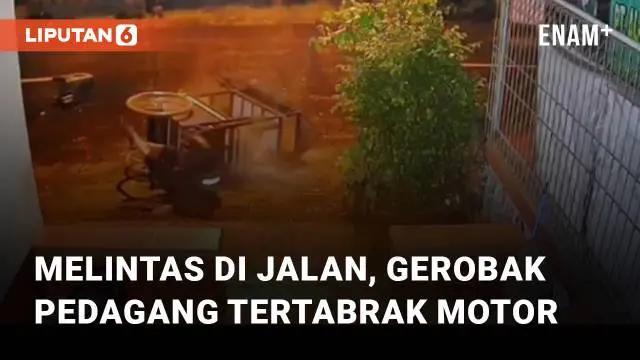 VIDEO: Melintas di Jalan, Gerobak Pedagang Tertabrak Motor