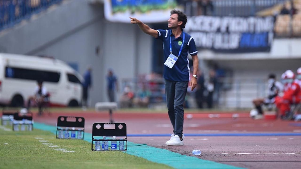 Pelatih Persib Bandung, Luis Milla.