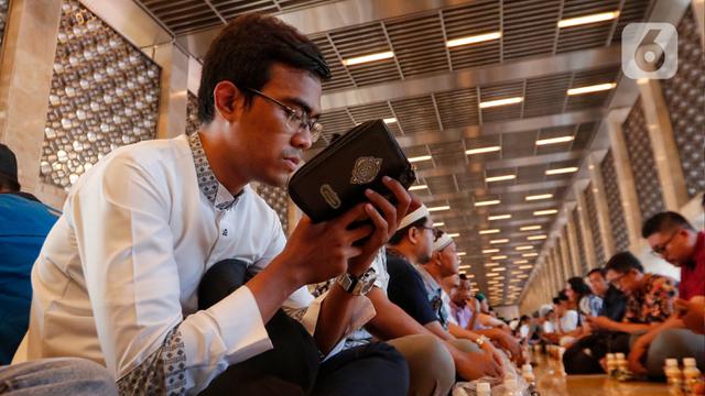 Melihat Kebersamaan Umat Muslim Berbuka Puasa Ramadhan di Masjid Istiqlal