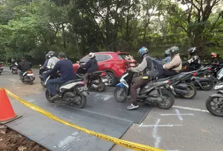 Jalan Ambles Lenteng Agung Sudah Bisa Dilewati