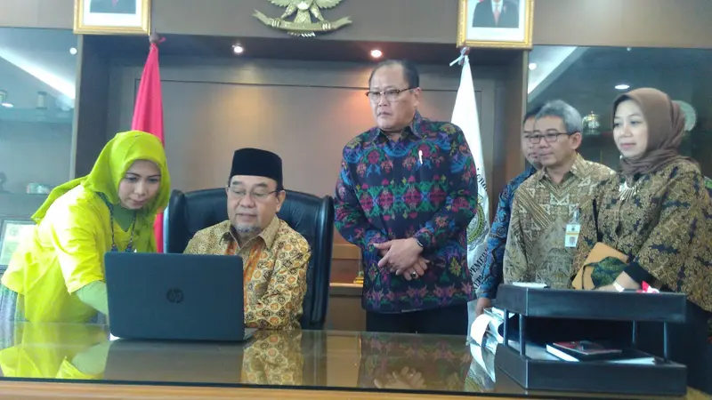 Ketua BPK Harry Azhar Lapor Pajak (Foto: Fiki Liputan6.com)