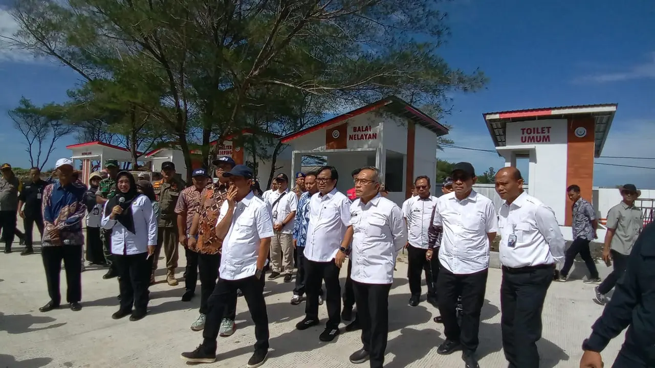 Menteri KKP Tinjau Kampung Nelayan Merah Putih Poncosari Bantul
