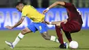 Namun Brasil membalas Venzuela dengan gelontoran tiga gol yang disumbang oleh Marquinhos, Gabriel Barbosa dan Anthony. (AFP/Yuri Cortez)
