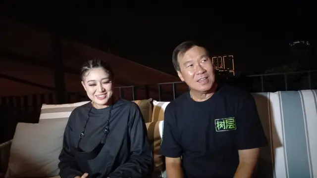 Penyanyi Sania dan koko Eddie