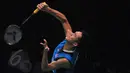 Pebulu tangkis Indonesia, Christie Jonatan saat berhadapan dengan pebulutangkis Denmark Jan O Jorgensen di perempatfinal BCA Indonesia Open Superseries Premier 2015 di Jakarta, Jumat (5/6/2015). Jonatan kalah 13- 21, 16-21. (Liputan6.com/Herman Zakharia)