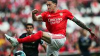 Striker Benfica Darwin Nunez dikabarkan telah menyetujui persyaratan pribadi dengan Liverpool pada bursa transfer musim panas 2022. (foto: CARLOS COSTA / AFP)