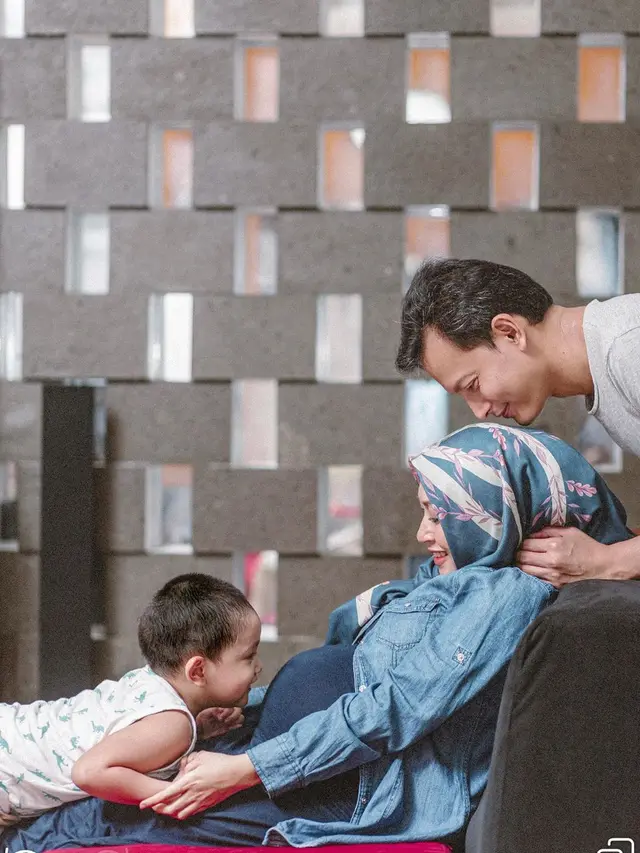 6 Momen Istri Fedi Nuril Pamer Baby Bump Jelang Kelahiran Anak Kedua