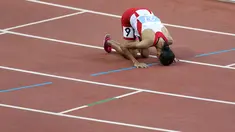Rini Budiarti meraih emas nomor lari halang rintang 3.000m SEA Games yang berlangsung di Stadion Nasional Singapura. Jumat (12/6). (Bola.com/Arief Bagus)