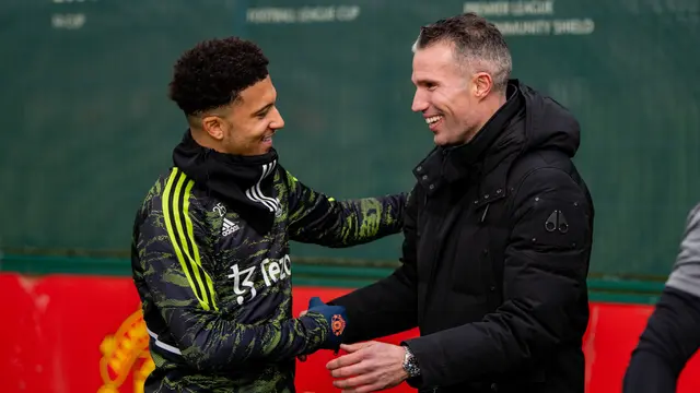 Foto: Lagi Latihan Persiapan Melawan Barcelona, Pemain MU Kedatangan Tamu Spesial