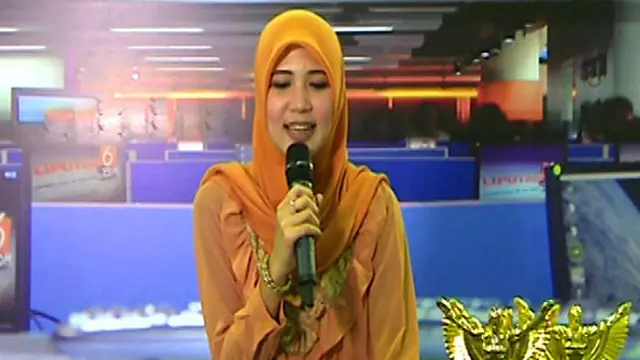 Lisa Pengunjung Peserta Presenter di Indonesia Broadcaster Expo 2013
