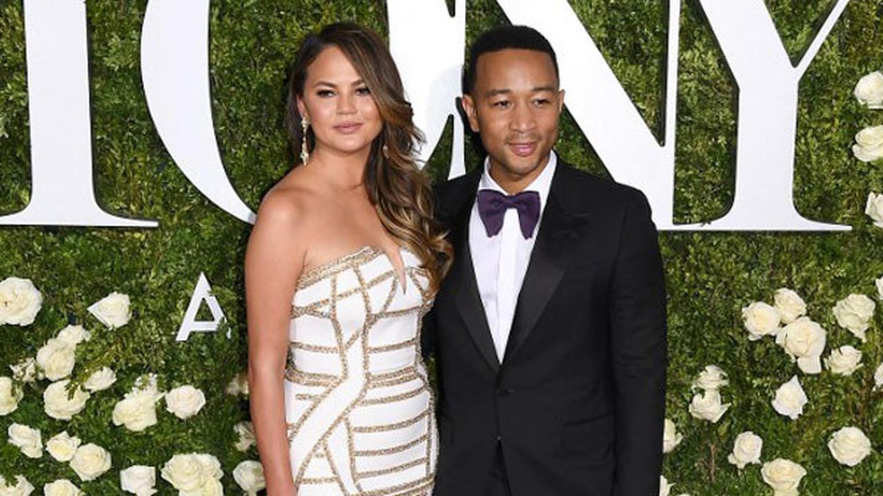 [Bintang] John Legend - Chrissy Teigen