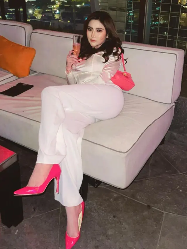 Ayu Aulia Tanpa Hijab
