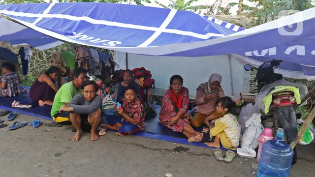 Potret Pengungsi Banjir Desa Sumber Urip di Bekasi