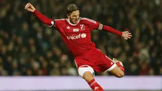 Video umpan David Beckham yang disambut Paul Scholes berbuah gol pada laga amal yang diselenggarakan UNICEF di Old Trafford, Sabtu (14/11/2015). Laga ini berakhir dengan skor 3-1 untuk tim yang dipimpin oleh Beckham.