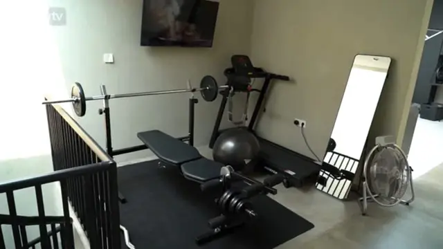 Rumah baru Desta yang penuh kamuflase