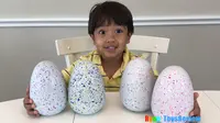 Bikin Iri, Bocah 7 Tahun Ini Raup Rp 160 Miliar dari Nge-vlog