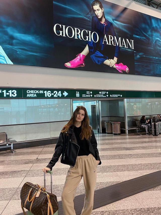 Penampilan Luna Bijl Kekasih Maarten Paes. [@lunabijl]