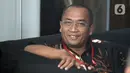 Kalapas Kembangkuning, Cilacap, Jawa Tengah, Unggul Widyo Saputro menunggu di lobi Gedung KPK, Jakarta, Kamis (27/2/2020). Unggul diperiksa sebagai saksi untuk tersangka mantan Kalapas Sukamiskin Wahid Husein terkait dugaan suap pemberian fasilitas di Lapas Sukamiskin. (merdeka.com/Dwi Narwoko)