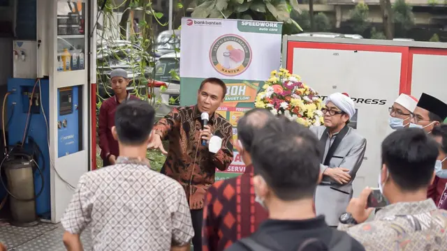 Direktur Utama Bank Banten, Dr. Agus Syabarrudin