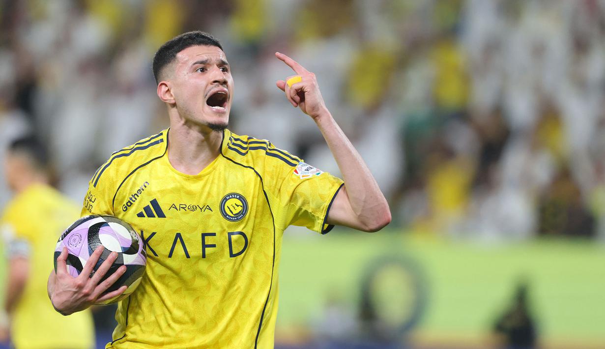 Abdullah Al-Hamdan juga sukses mencatatkan namanya sebagai pembuka keran gol dalam kemenangan 5-2 Al-Nassr. (AFP/Fayez Nureldine)