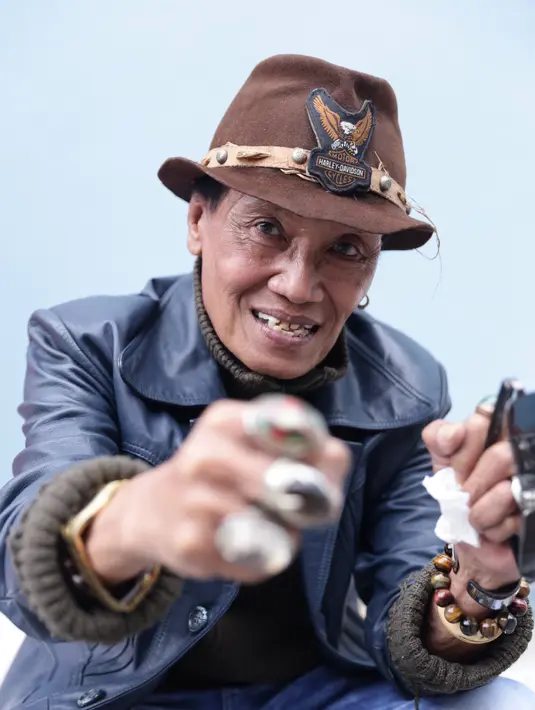 Saat di kawasan Ancol, Jakarta Utara, Rabu (3/2/2016), pemilik nama Kabul Basuki punya tips menghidarinya. Yaitu dengan mengingat lebih banyak sengsaranya. (Andy Masela/Bintang.com)