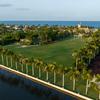 Pemandangan udara rumah milik Presiden Donald Trump di Mar-a-Lago, Palm Beach, Florida, Amerika Serikat, 10 Agustus 2022. Donald Trump menyebut agen-agen FBI membuka brankas di rumah mewahnya tersebut. (AP Photo/Steve Helber)