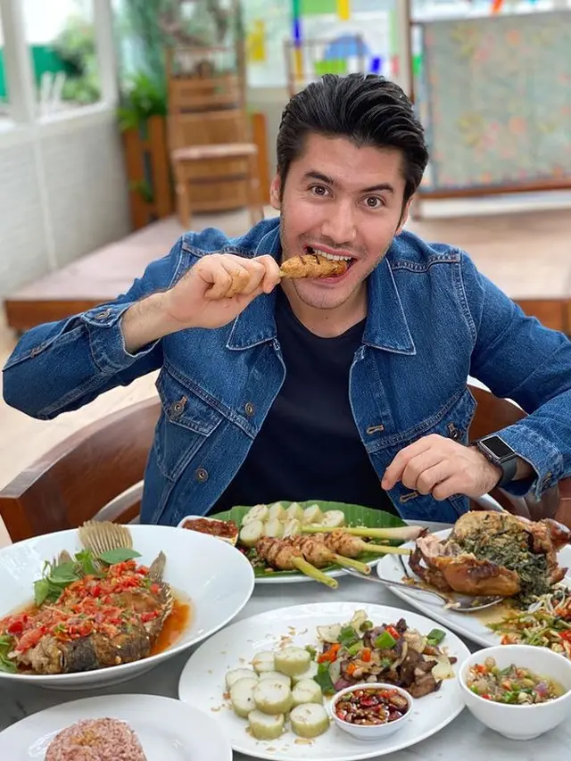 7 Potret Valentino Peter, Pemeran Rama dalam Sinetron Love Story The Series