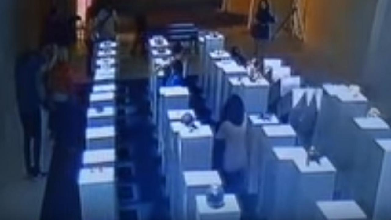 Video Selfie Pembawa Petaka Hancurkan Karya Seni Senilai Rp 2,6 M