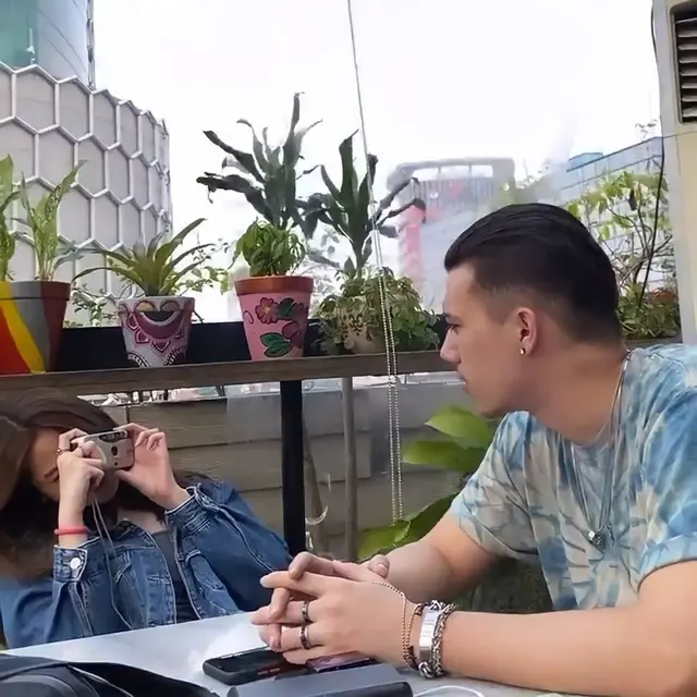 6 Momen Kebersamaan Jeff Smith Bareng Aisyah Aqilah Usai Bebas, Lepas Rindu