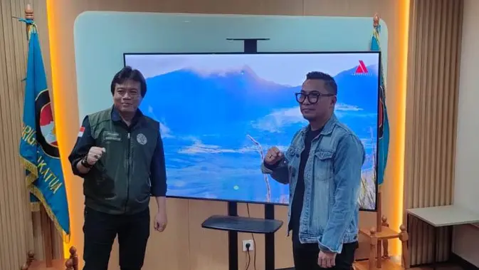 Rinjani Berseru Lewat Nada, Mantan Vokalis Naff Bernyanyi.