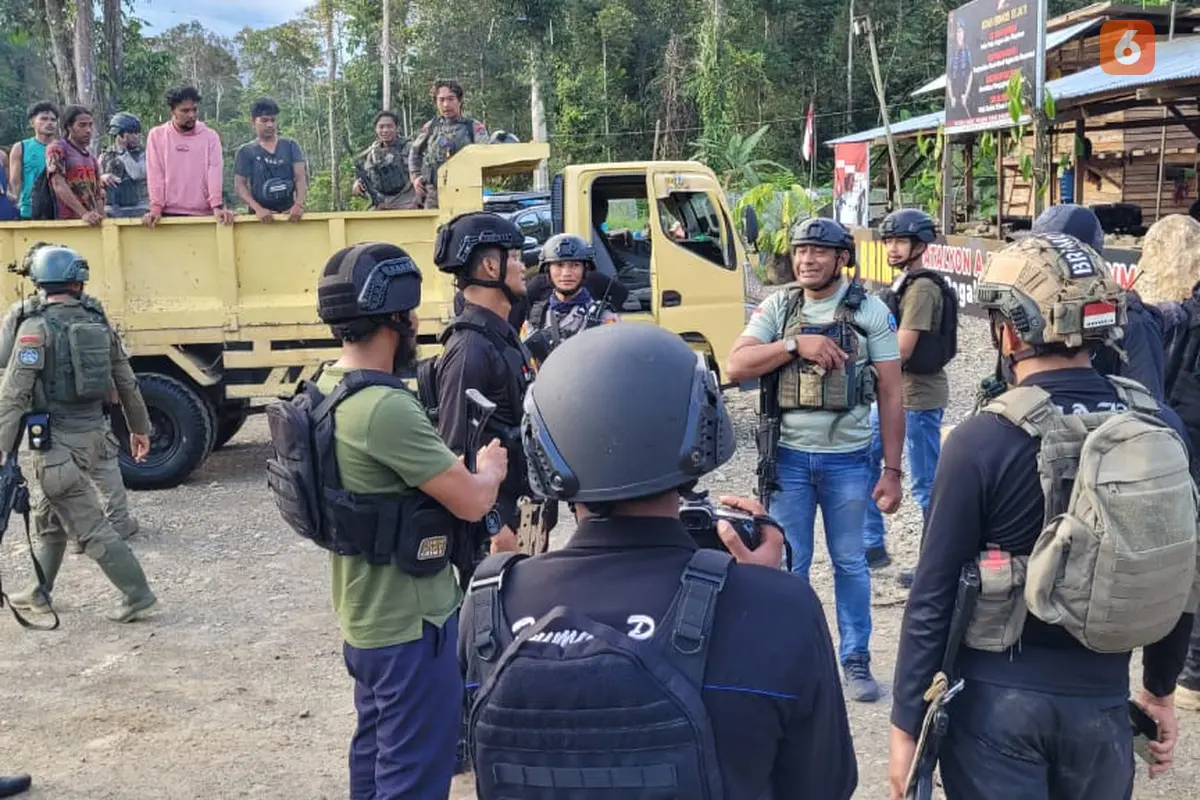 Satgas Damai Cartenz evakuasi korban kekerasan KKB di Yahukimo (Liputan6.com/Istimewa)