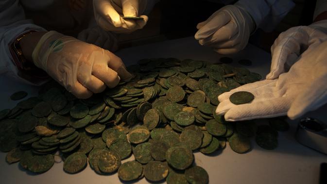 Ditemukan Harta Karun Uang Romawi dengan Harga Tak 