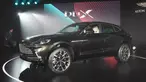 Aston Martin meluncurkan SUV pertamanya, Aston Martin DBX secara resmi di Beijing, China, Rabu (20/11/2019). Pabrikan Inggris itu membandrol SUV Premium Aston Martin DBX dengan harga $192.986 (setara Rp 2,7 miliar) yang mulai dipasarkan pada paruh kedua 2020. (GREG BAKER / AFP)