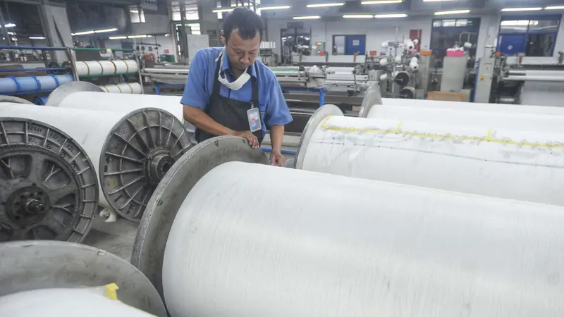 Dukung Kampanye The Rising Tide, Panglima TNI Kunjungi Trisula Textile Industries