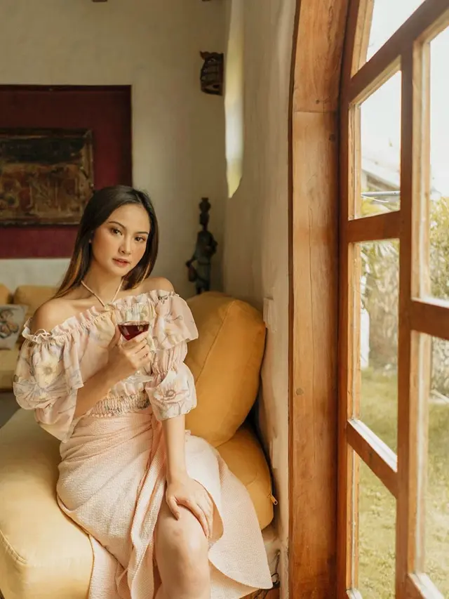 FOTO: Gaya Liburan Gabriella Larasati saat di Pulau Bali