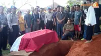 Pemakaman Ipda Anumerta Dwiyatno Dipimpin Kapolres Jaksel